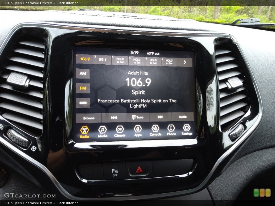 Black Interior Controls for the 2019 Jeep Cherokee Limited #145870711