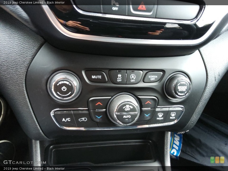 Black Interior Controls for the 2019 Jeep Cherokee Limited #145870768