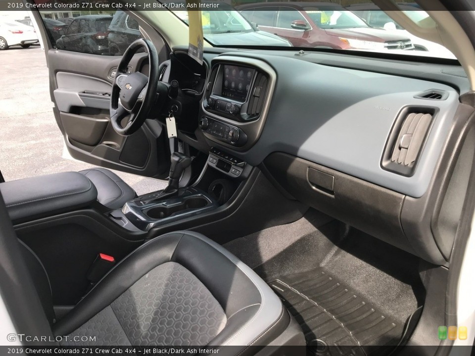 Jet Black/Dark Ash Interior Dashboard for the 2019 Chevrolet Colorado Z71 Crew Cab 4x4 #145904513