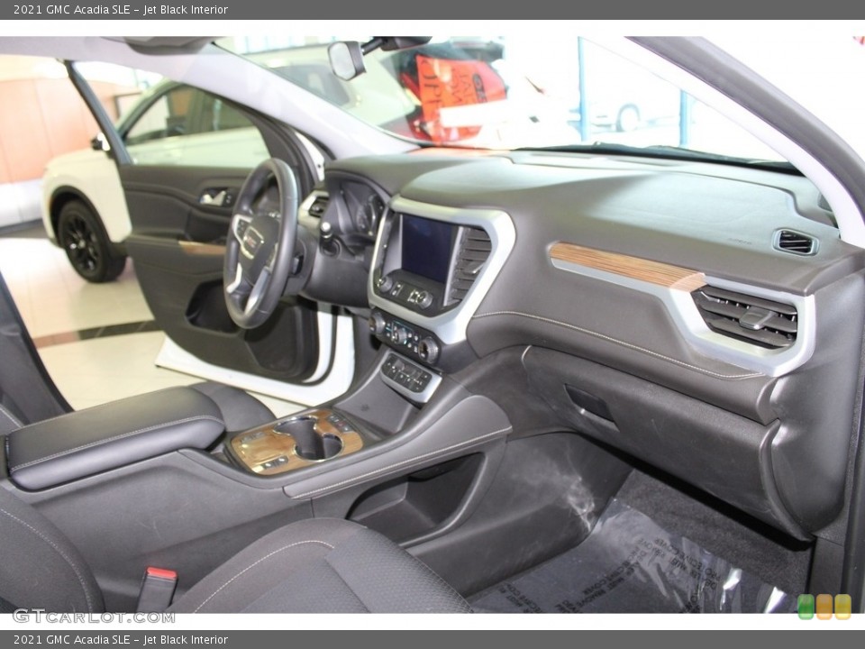 Jet Black Interior Dashboard for the 2021 GMC Acadia SLE #145907452