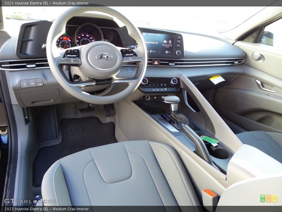 Medium Gray Interior Photo for the 2023 Hyundai Elantra SEL #145910600