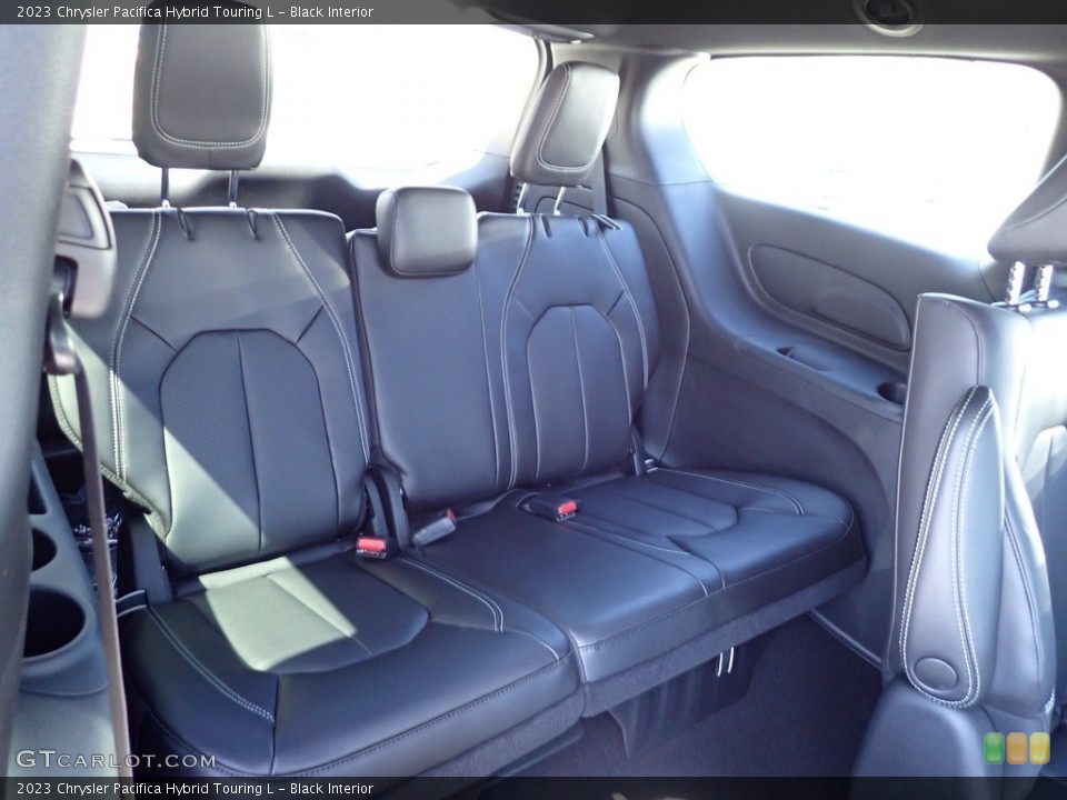 Black Interior Rear Seat for the 2023 Chrysler Pacifica Hybrid Touring L #145950794