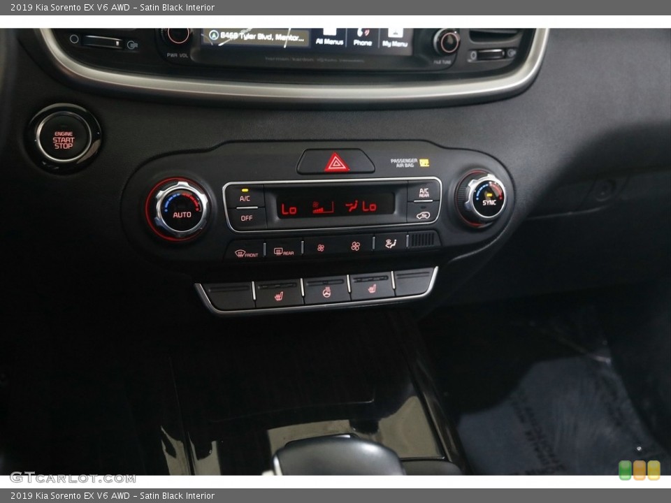 Satin Black Interior Controls for the 2019 Kia Sorento EX V6 AWD #145952394