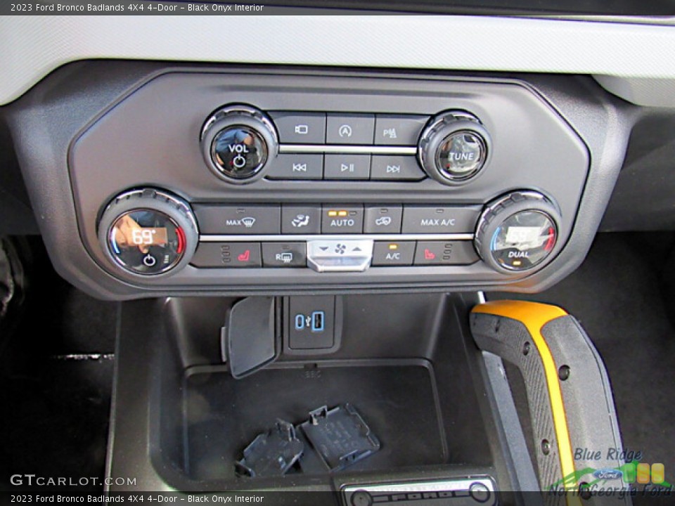 Black Onyx Interior Controls for the 2023 Ford Bronco Badlands 4X4 4-Door #145962522