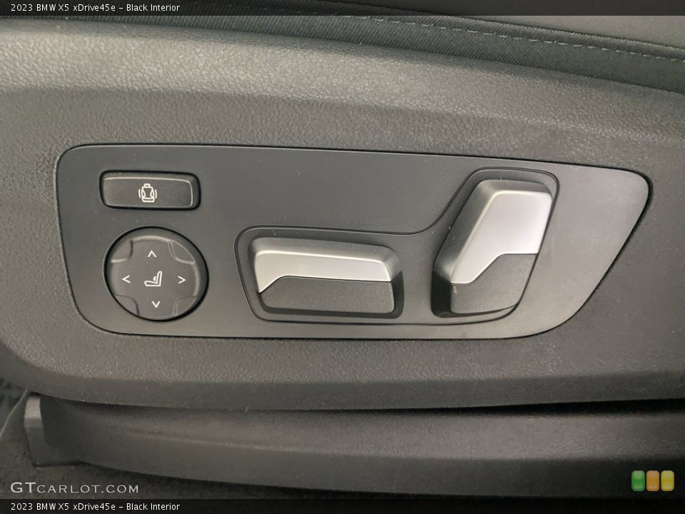 Black Interior Controls for the 2023 BMW X5 xDrive45e #145973477