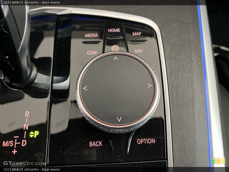 Black Interior Controls for the 2023 BMW X5 xDrive45e #145973801