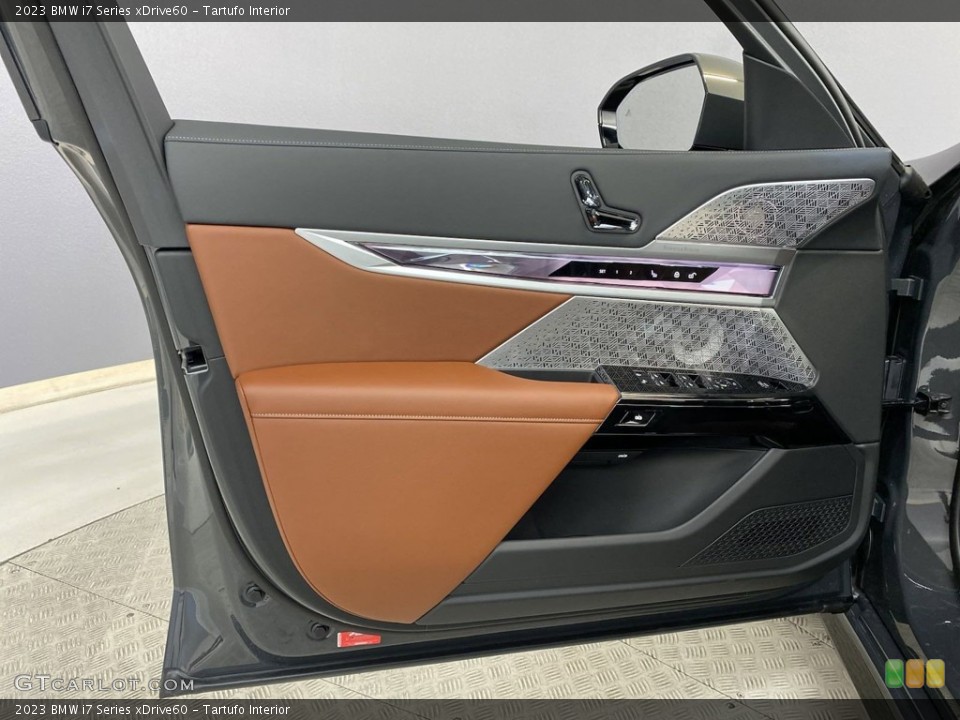 Tartufo Interior Door Panel for the 2023 BMW i7 Series xDrive60 #145975350