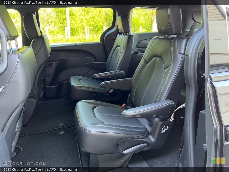 Black Interior Rear Seat for the 2023 Chrysler Pacifica Touring L AWD #145975730