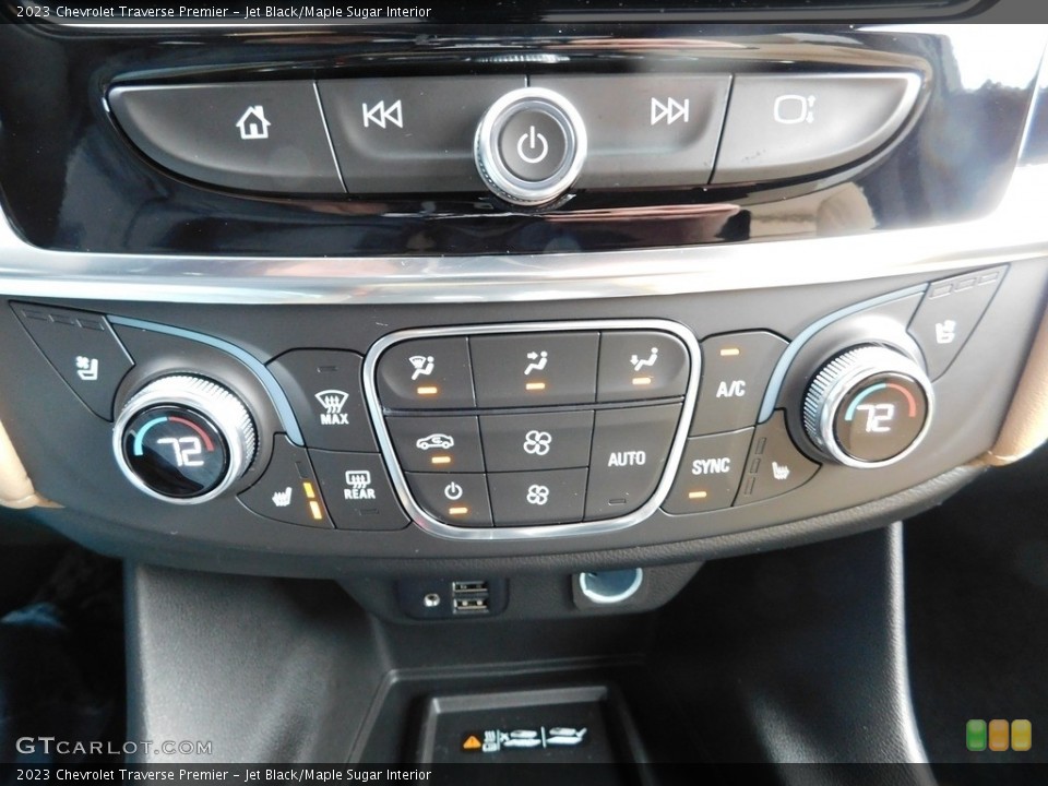 Jet Black/Maple Sugar Interior Controls for the 2023 Chevrolet Traverse Premier #145977158