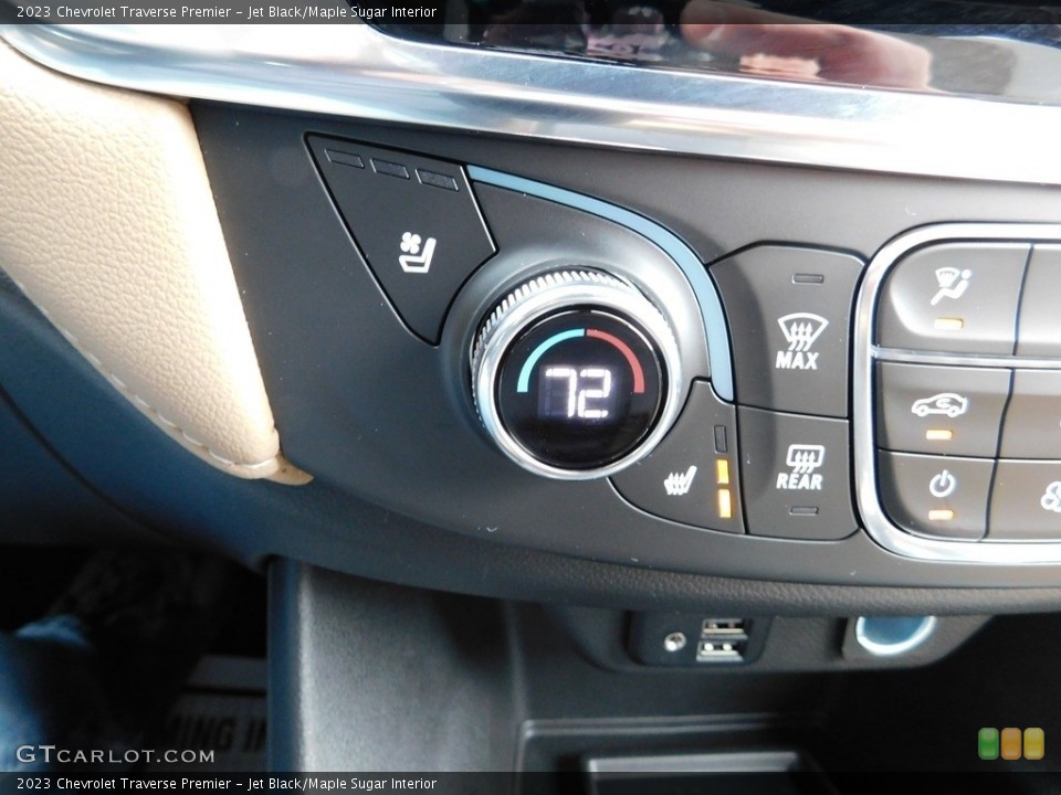 Jet Black/Maple Sugar Interior Controls for the 2023 Chevrolet Traverse Premier #145977164