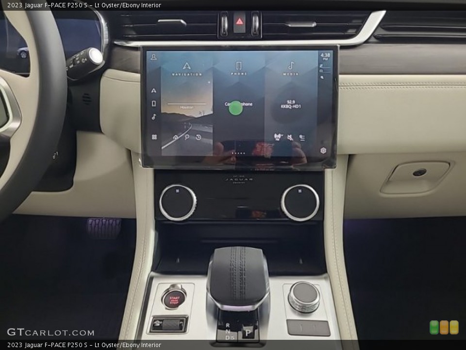 Lt Oyster/Ebony Interior Controls for the 2023 Jaguar F-PACE P250 S #145979733