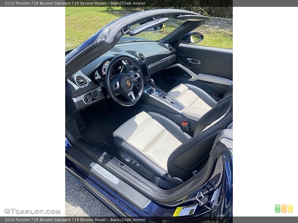 Black/Chalk Interior Front Seat for the 2019 Porsche 718 Boxster  #145991958