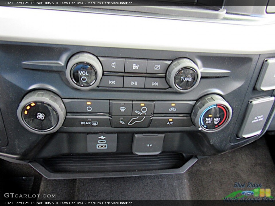 Medium Dark Slate Interior Controls for the 2023 Ford F250 Super Duty STX Crew Cab 4x4 #145998611