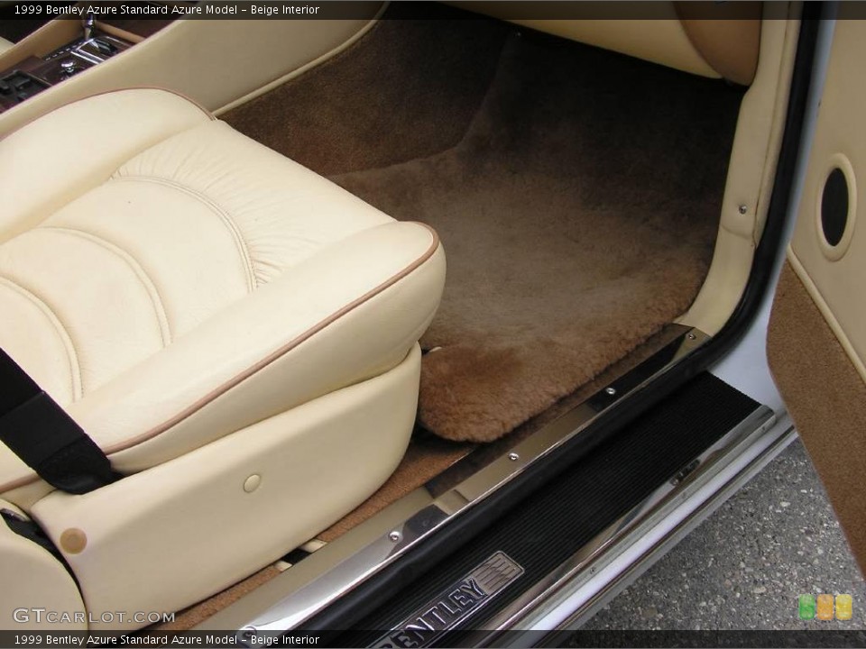 Beige Interior Photo for the 1999 Bentley Azure  #14599889