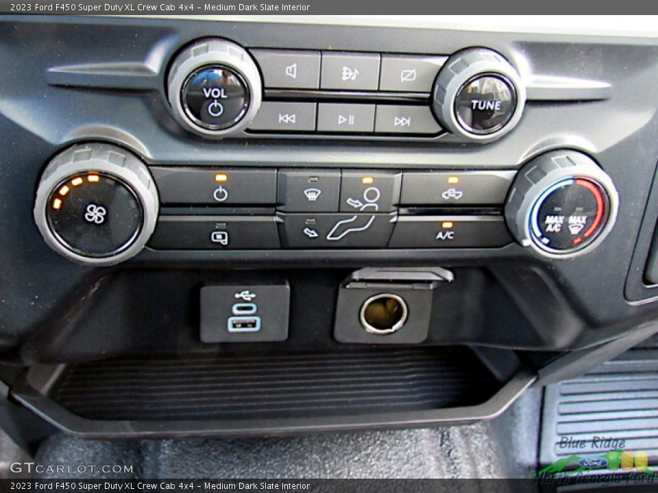 Medium Dark Slate Interior Controls for the 2023 Ford F450 Super Duty XL Crew Cab 4x4 #145999075