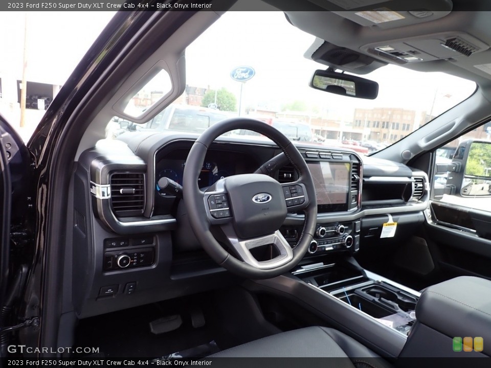 Black Onyx Interior Dashboard for the 2023 Ford F250 Super Duty XLT Crew Cab 4x4 #146016228