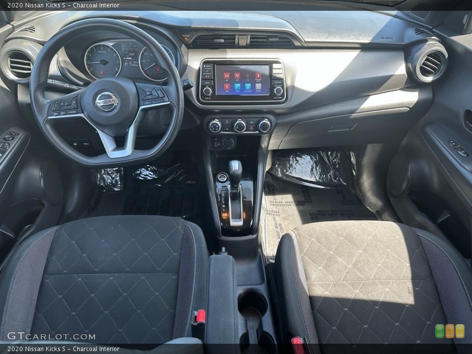 Charcoal Interior Photo for the 2020 Nissan Kicks S #146023604