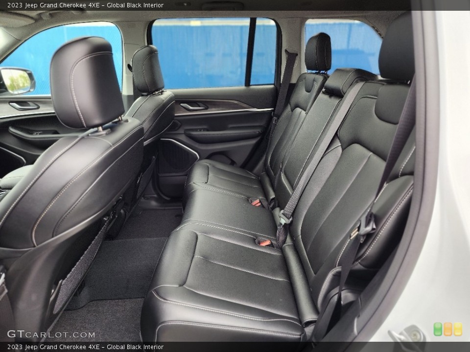 Global Black Interior Rear Seat for the 2023 Jeep Grand Cherokee 4XE #146030024
