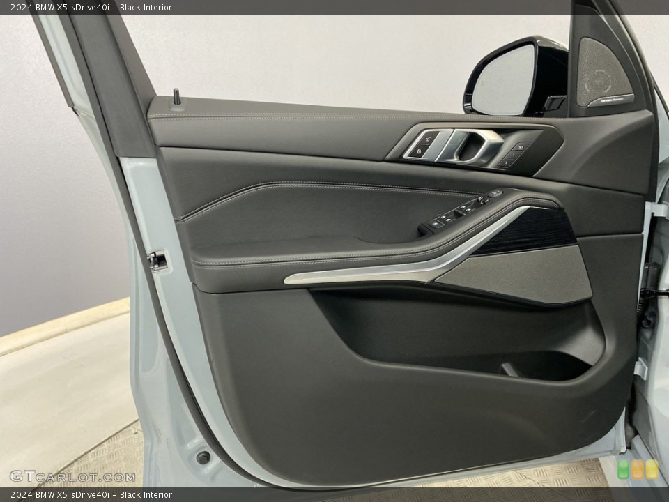 Black Interior Door Panel for the 2024 BMW X5 sDrive40i #146033261