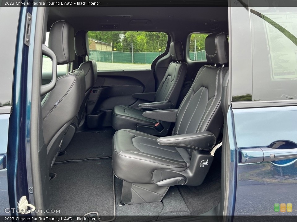 Black Interior Rear Seat for the 2023 Chrysler Pacifica Touring L AWD #146033848