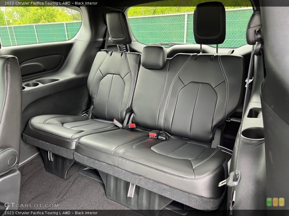 Black Interior Rear Seat for the 2023 Chrysler Pacifica Touring L AWD #146033875