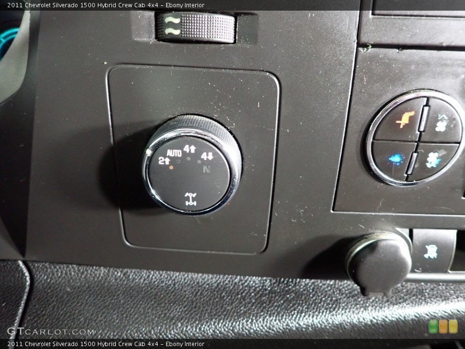 Ebony Interior Controls for the 2011 Chevrolet Silverado 1500 Hybrid Crew Cab 4x4 #146044082