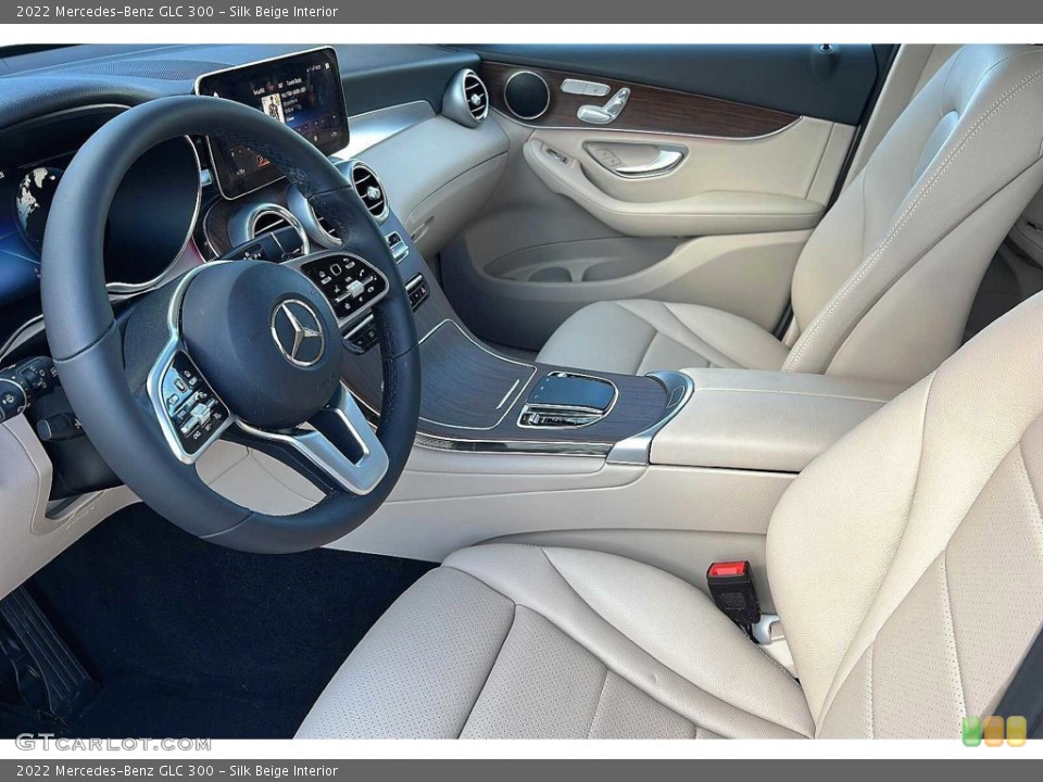 Silk Beige 2022 Mercedes-Benz GLC Interiors