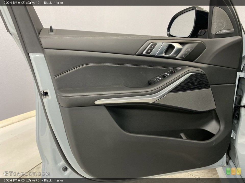 Black Interior Door Panel for the 2024 BMW X5 xDrive40i #146062591
