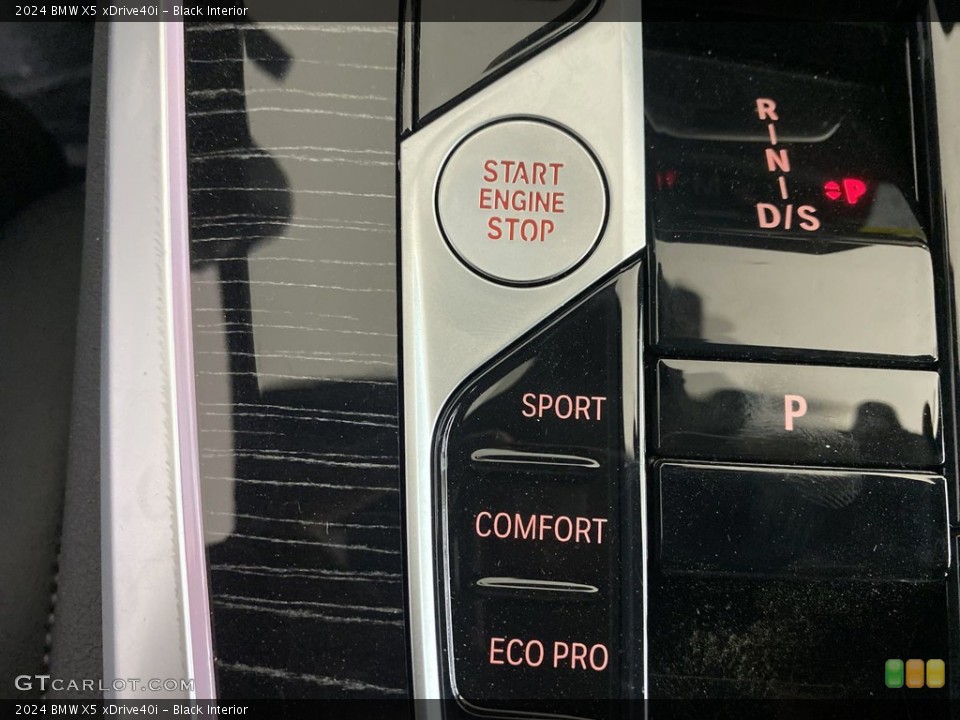 Black Interior Controls for the 2024 BMW X5 xDrive40i #146062748