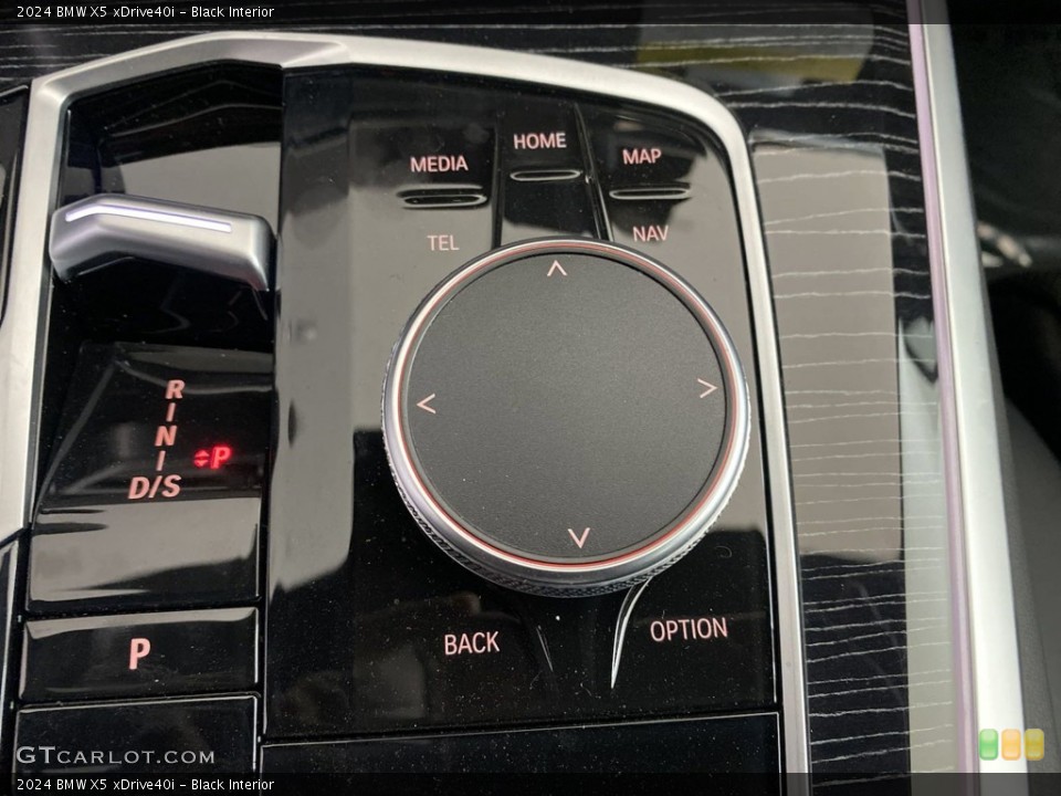 Black Interior Controls for the 2024 BMW X5 xDrive40i #146062760