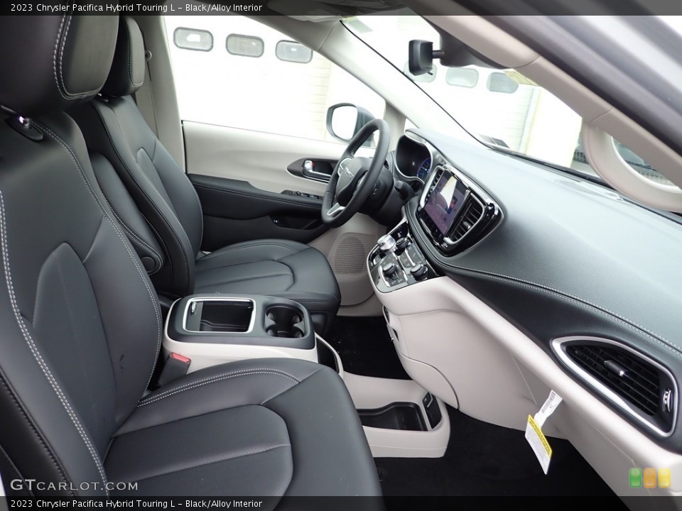 Black/Alloy Interior Front Seat for the 2023 Chrysler Pacifica Hybrid Touring L #146064446