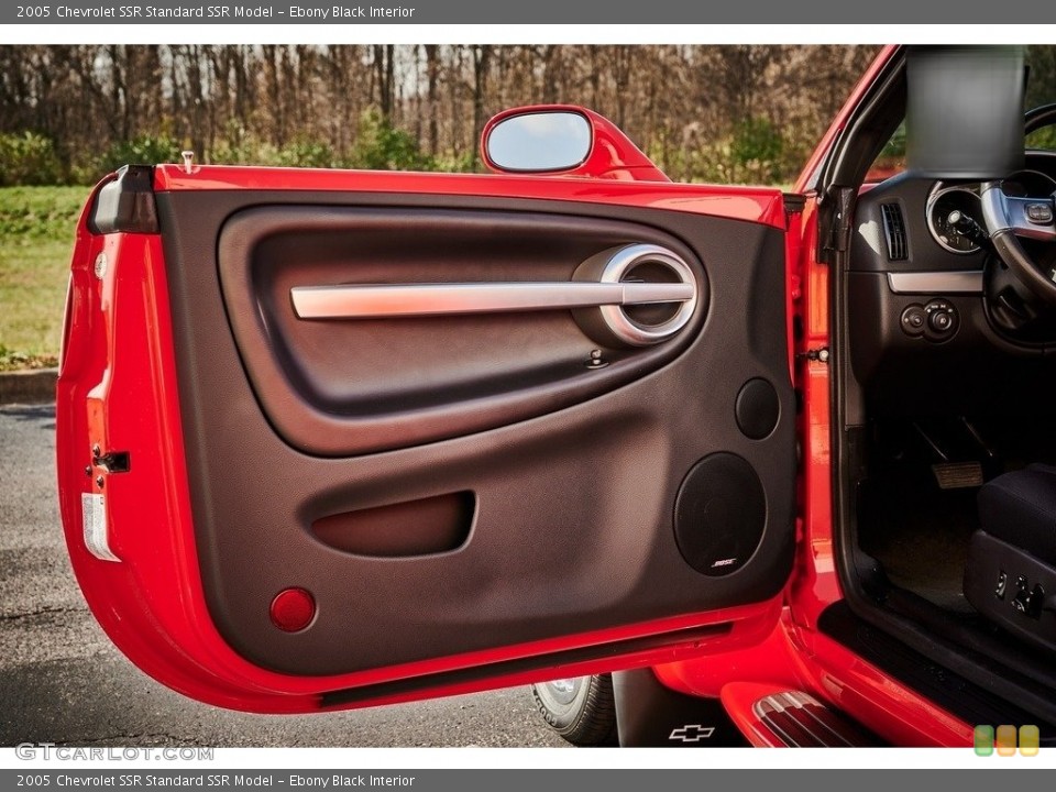 Ebony Black Interior Door Panel for the 2005 Chevrolet SSR  #146069065