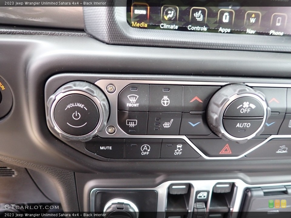 Black Interior Controls for the 2023 Jeep Wrangler Unlimited Sahara 4x4 #146086024