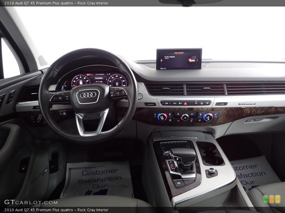 Rock Gray Interior Dashboard for the 2019 Audi Q7 45 Premium Plus quattro #146101360