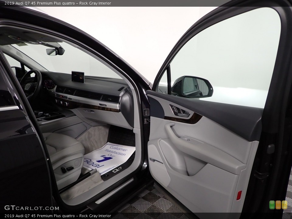Rock Gray Interior Door Panel for the 2019 Audi Q7 45 Premium Plus quattro #146101375