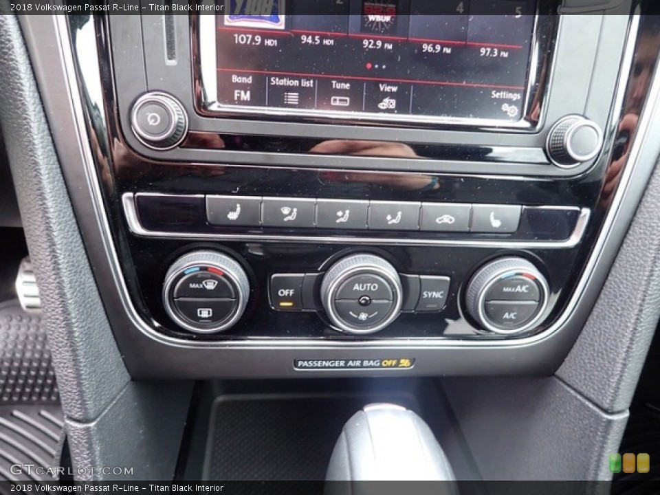 Titan Black Interior Controls for the 2018 Volkswagen Passat R-Line #146106058