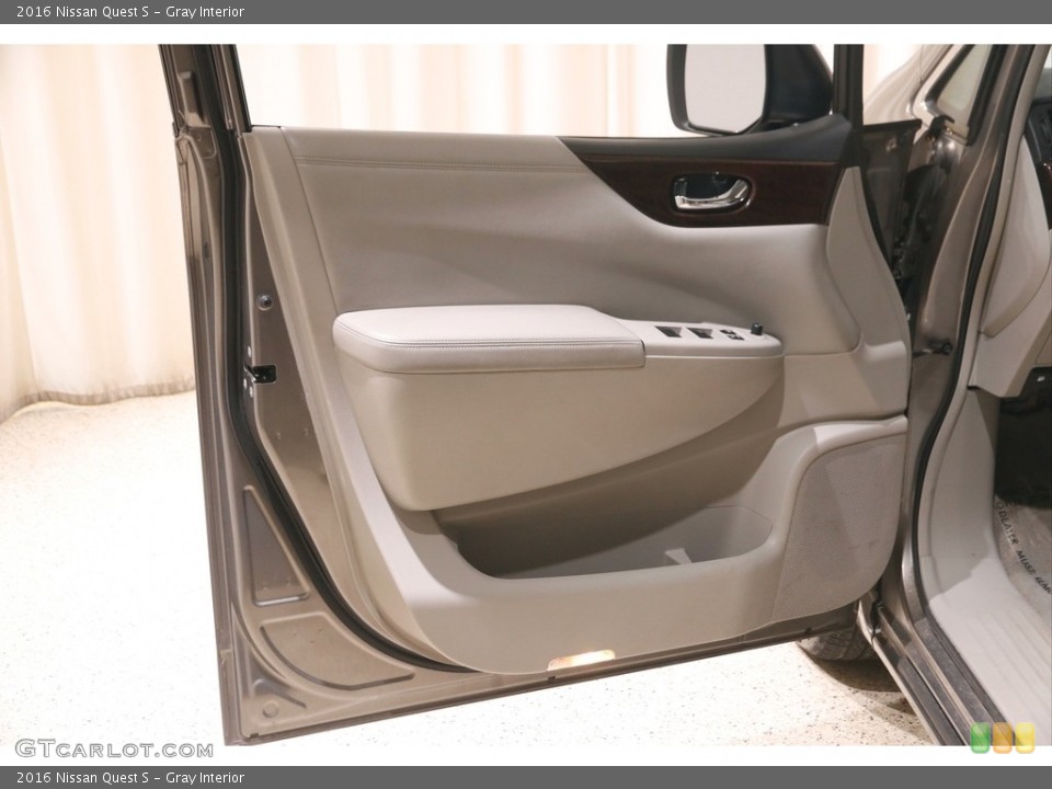 Gray Interior Door Panel for the 2016 Nissan Quest S #146109119