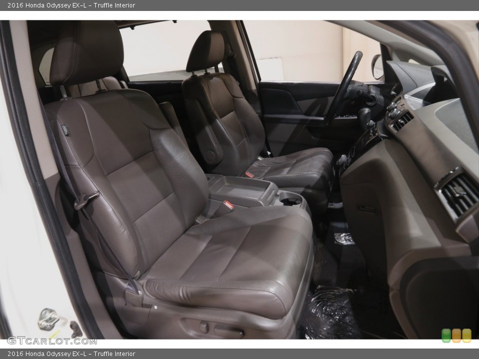Truffle Interior Photo for the 2016 Honda Odyssey EX-L #146113398