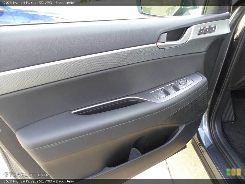 Black Interior Door Panel for the 2023 Hyundai Palisade SEL AWD #146122792