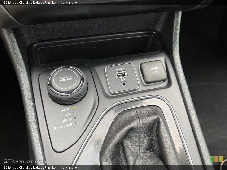 Black Interior Controls for the 2019 Jeep Cherokee Latitude Plus 4x4 #146123078