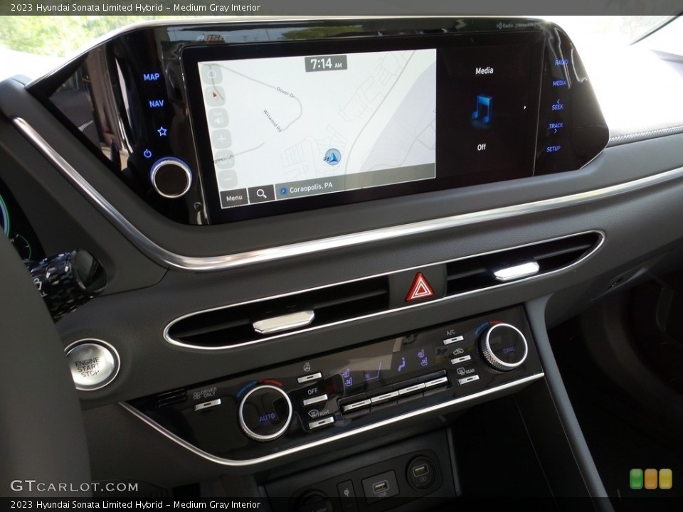 Medium Gray Interior Controls for the 2023 Hyundai Sonata Limited Hybrid #146128415