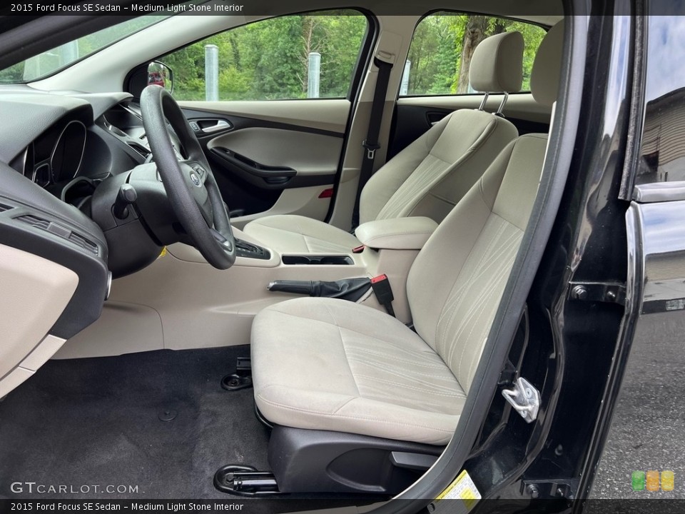 Medium Light Stone Interior Front Seat for the 2015 Ford Focus SE Sedan #146148471