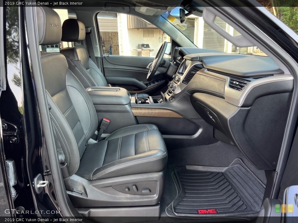 Jet Black Interior Front Seat for the 2019 GMC Yukon Denali #146150141