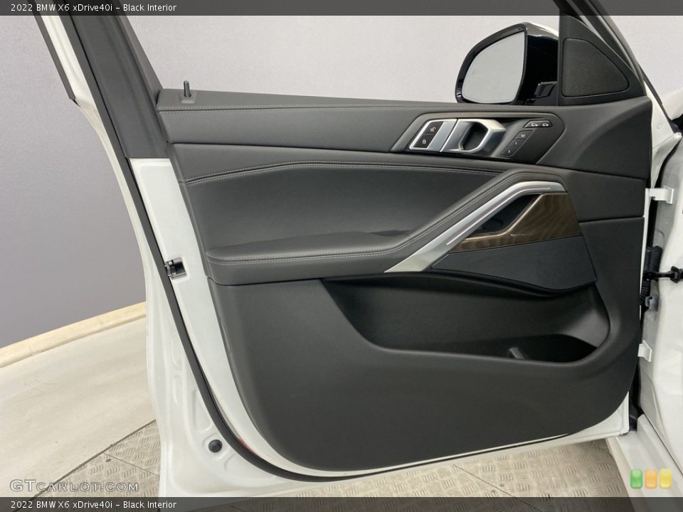 Black Interior Door Panel for the 2022 BMW X6 xDrive40i #146155191