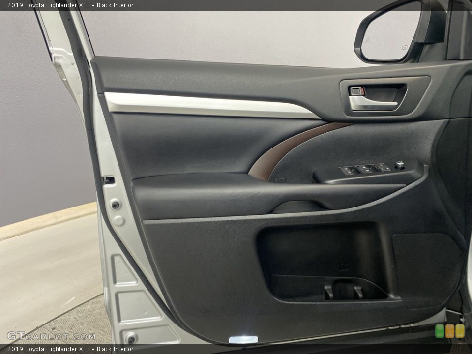 Black Interior Door Panel for the 2019 Toyota Highlander XLE #146158062