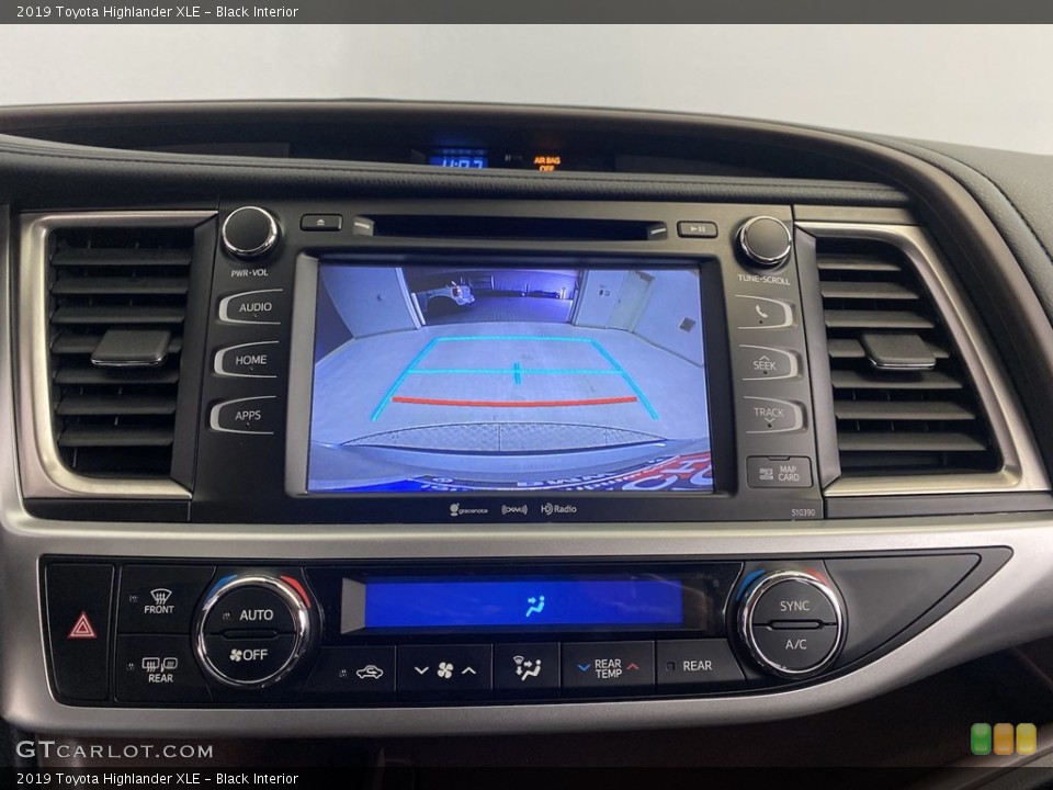Black Interior Controls for the 2019 Toyota Highlander XLE #146158386