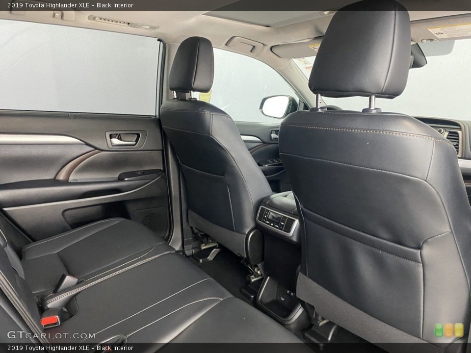 Black Interior Rear Seat for the 2019 Toyota Highlander XLE #146158602