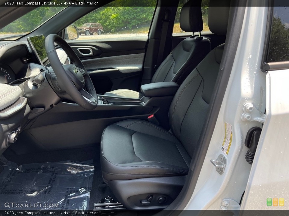 Black Interior Front Seat for the 2023 Jeep Compass Latitude Lux 4x4 #146174973