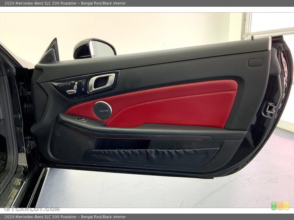 Bengal Red/Black Interior Door Panel for the 2020 Mercedes-Benz SLC 300 Roadster #146186337