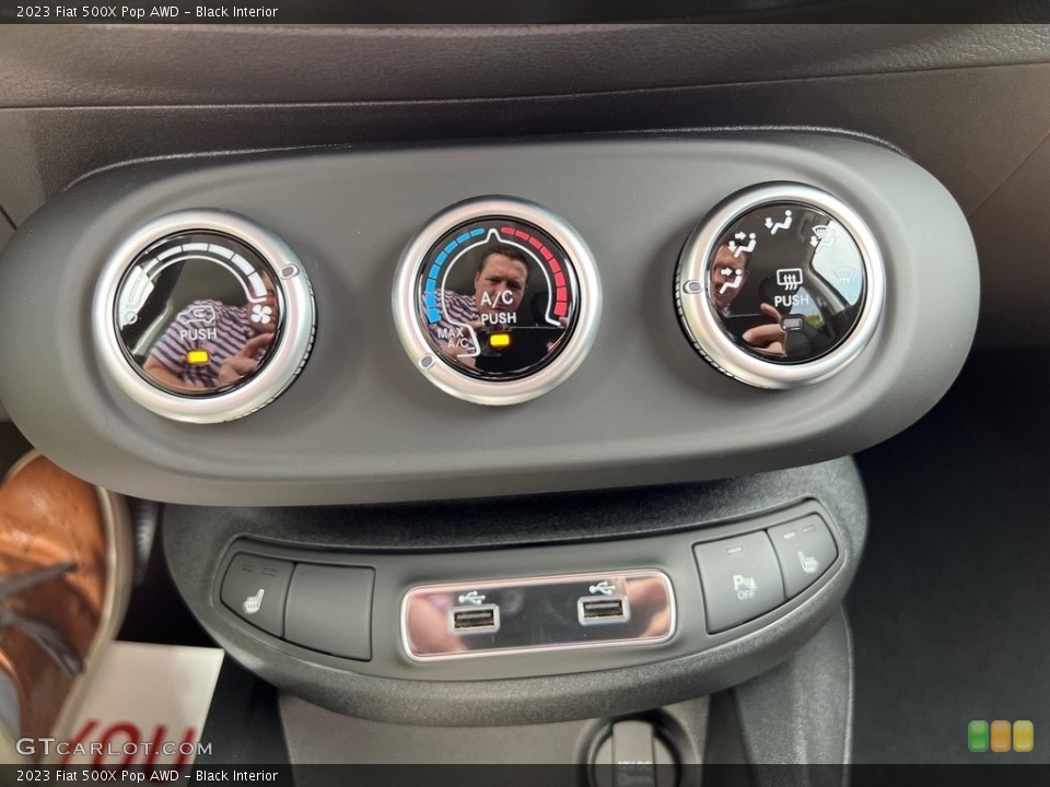 Black Interior Controls for the 2023 Fiat 500X Pop AWD #146188609